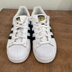 Women’s Adidas sneakers